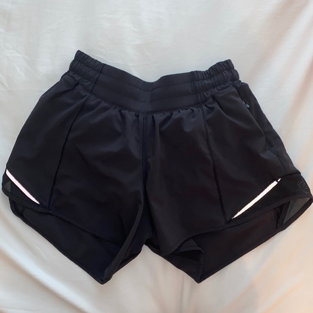 Lululemon black hottie hot shirts size 4 4”